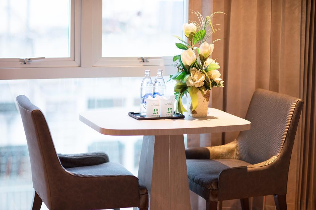 New Season Square Hotel Hatjaj Kültér fotó