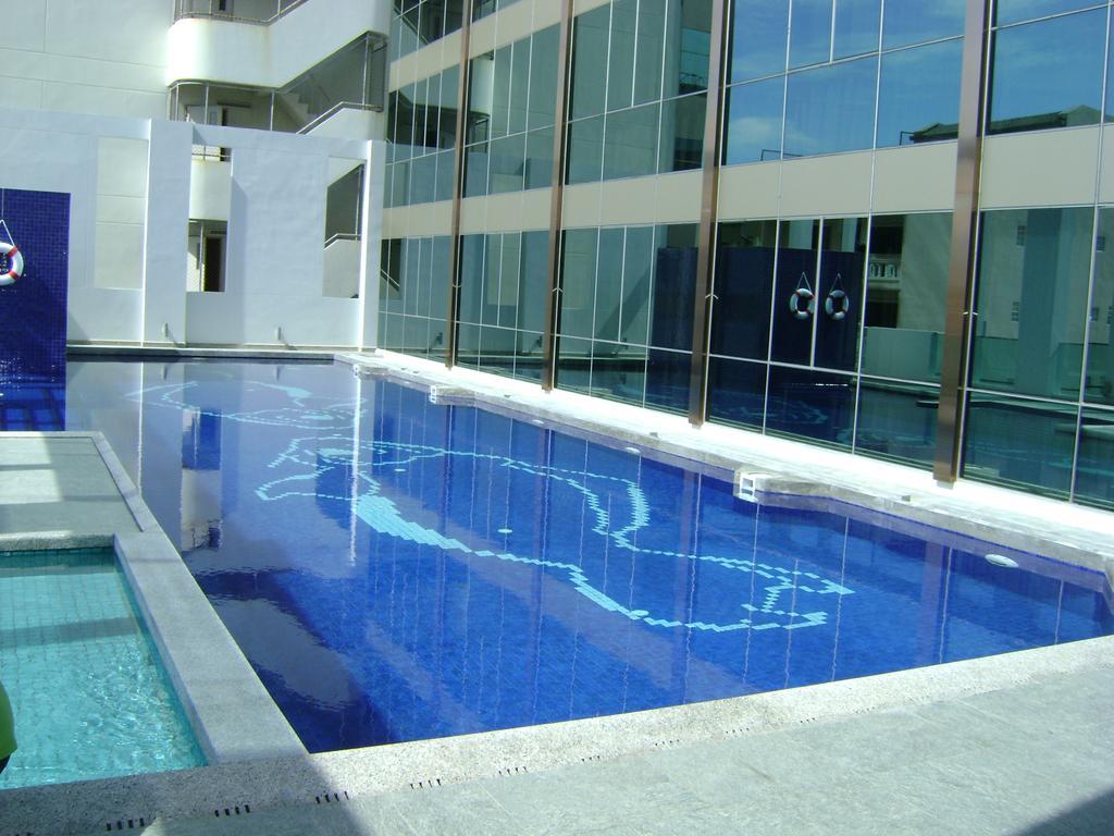 New Season Square Hotel Hatjaj Kültér fotó