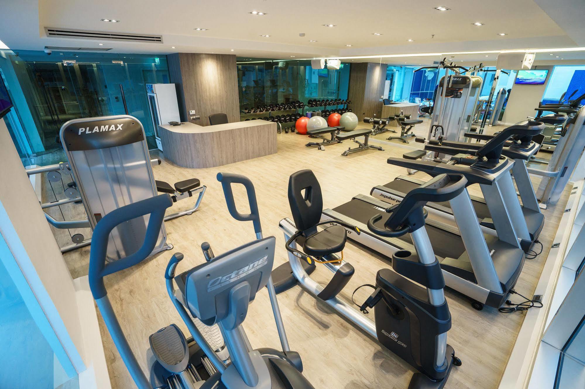New Season Square Hotel Hatjaj Kültér fotó